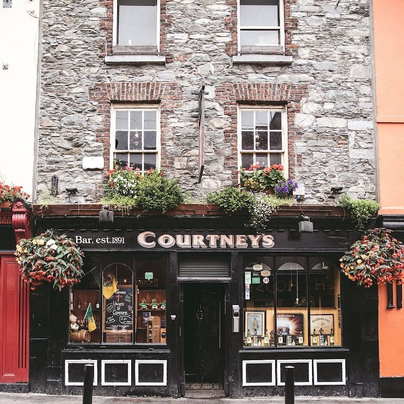 Courtney's Bar — Irish pub in Killarney